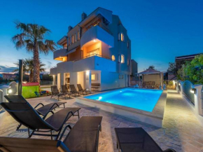 Family friendly house with a swimming pool Privlaka, Zadar - 23642